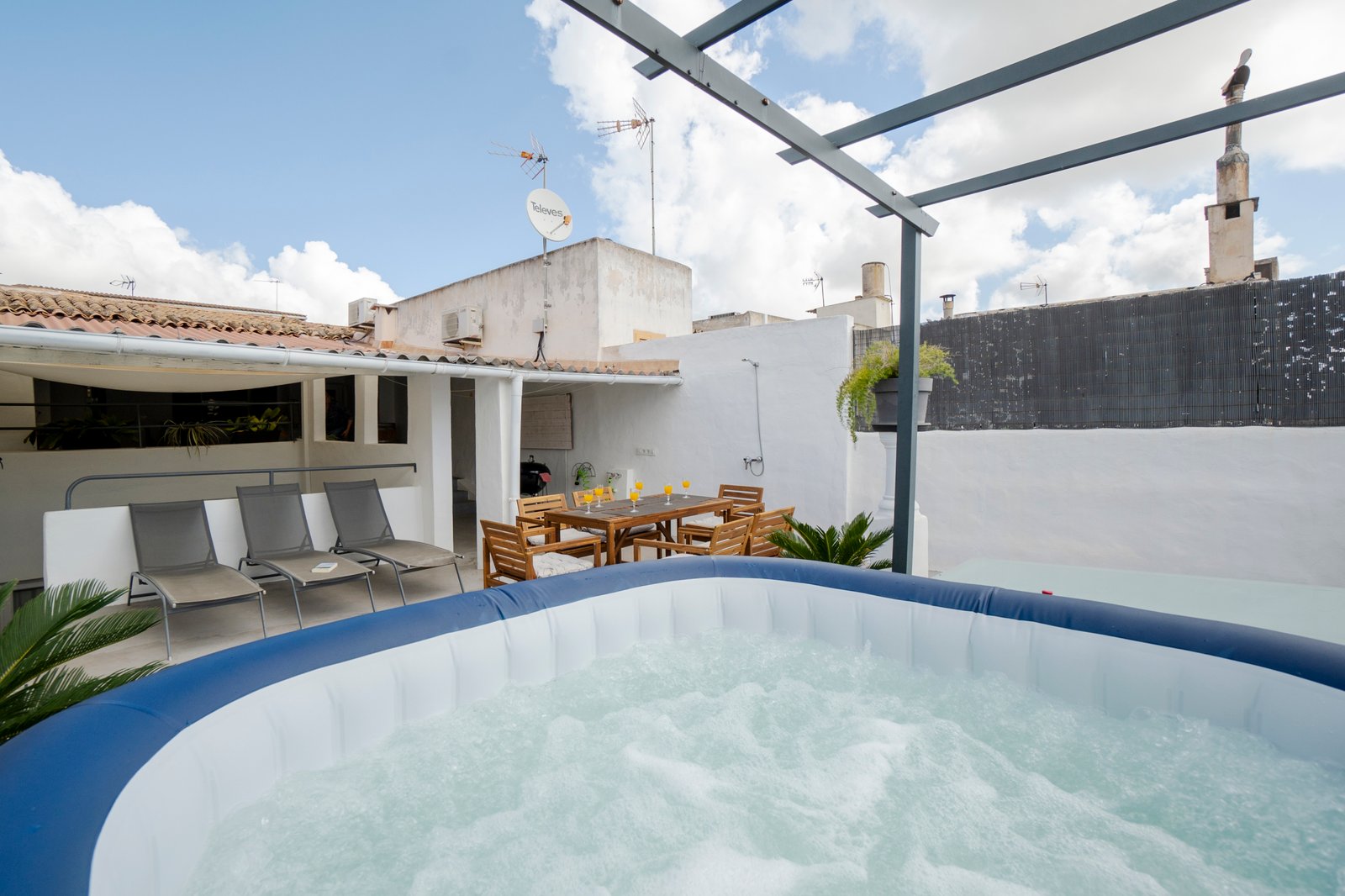 Casa de pueblo con licencia ETV y 5 dormitorios en Maria de la Salut