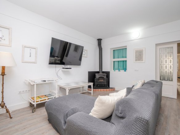 Casa de pueblo con licencia ETV y 5 dormitorios en Maria de la Salut