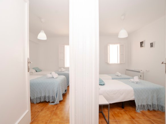 Casa de pueblo con licencia ETV y 5 dormitorios en Maria de la Salut