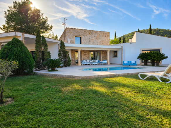 Villa con Licencia Vacacional en Crestatx, entre Sa Pobla y Pollenca, Mallorca