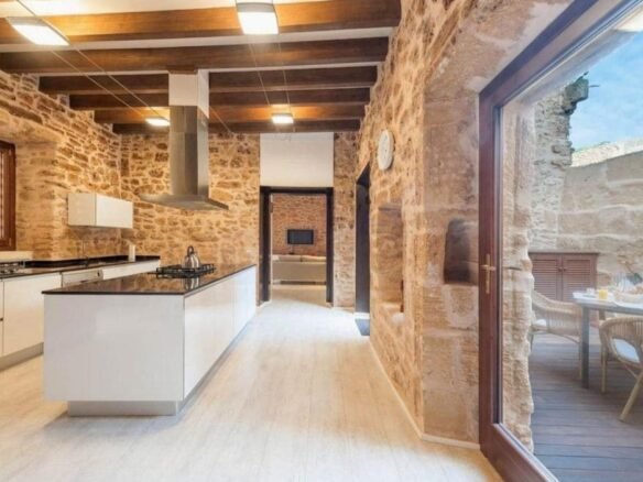 Casa renovada con licencia vacacional en el centro de Alcudia