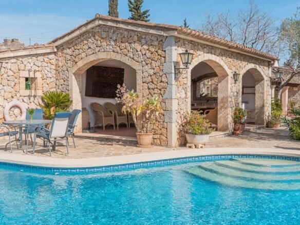 Dos fincas una al lado de otra con licencias vacacionales en Pollensa