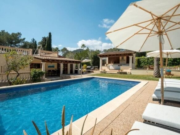 Alquiler de invierno de una villa con piscina y gran jardín cerca de Pollensa
